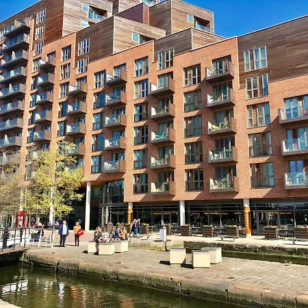Canal Waterside Leeds (West Yorkshire)